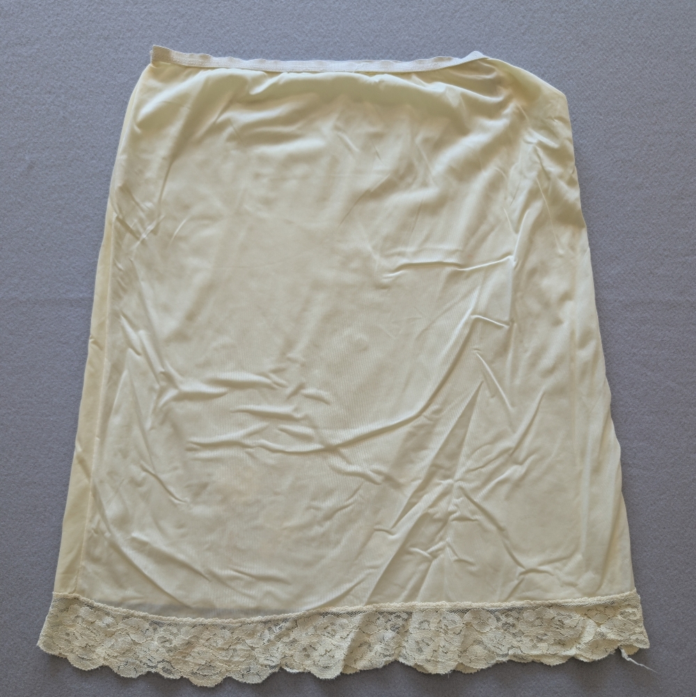 Vintage Yellow Nylon Half Slip with Floral Embroidery Scalloped Lace Trim Sz Med - Picture 3 of 12